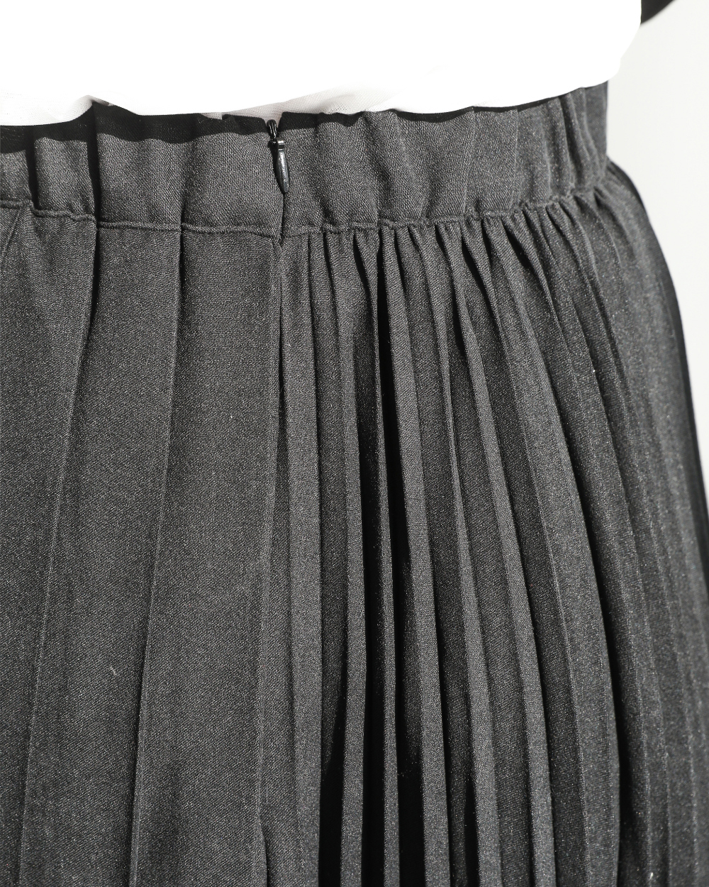 mini skirt detail image-S1L16