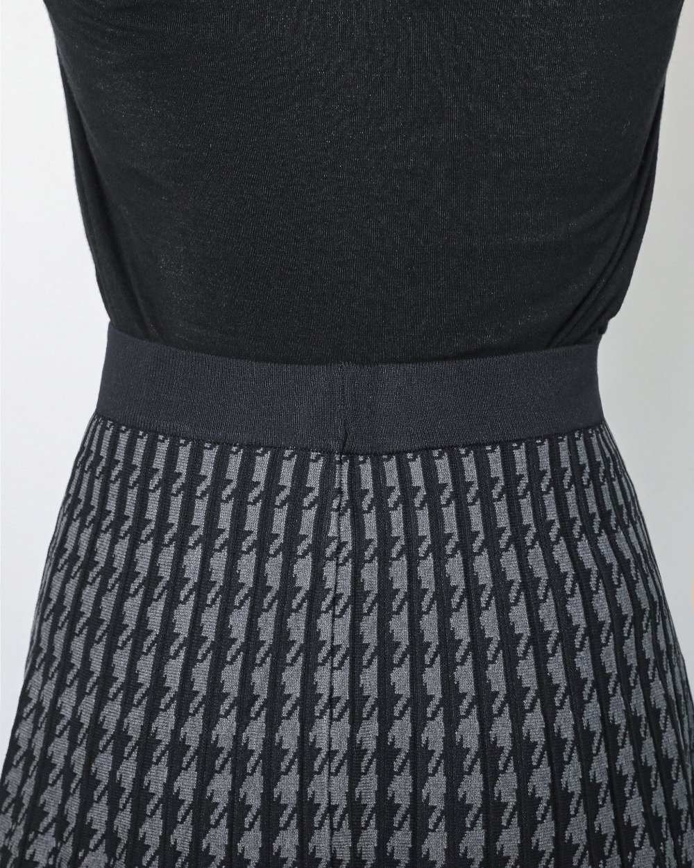 skirt detail image-S1L30