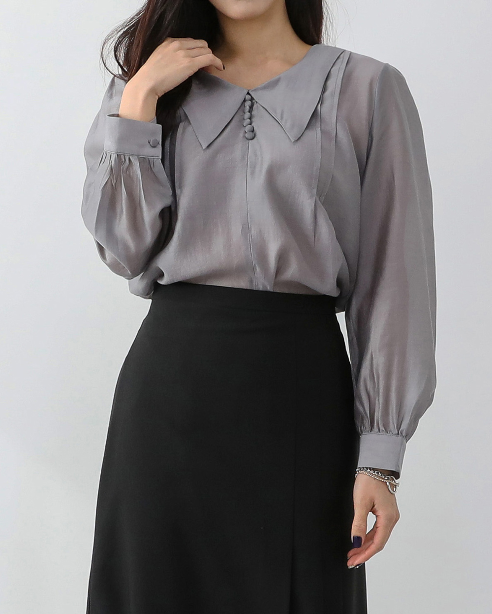 blouse model image-S1L10