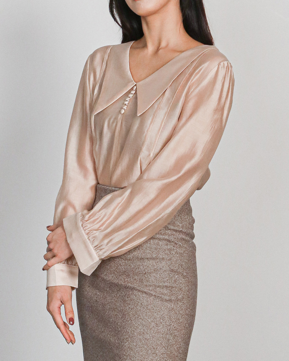 blouse model image-S1L18