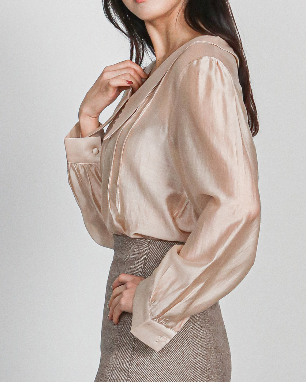 blouse model image-S1L21