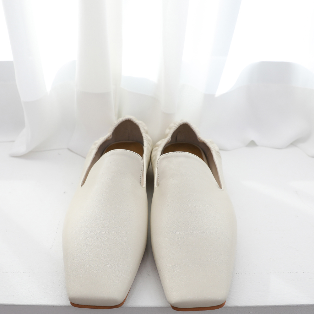 shoes white color image-S1L20