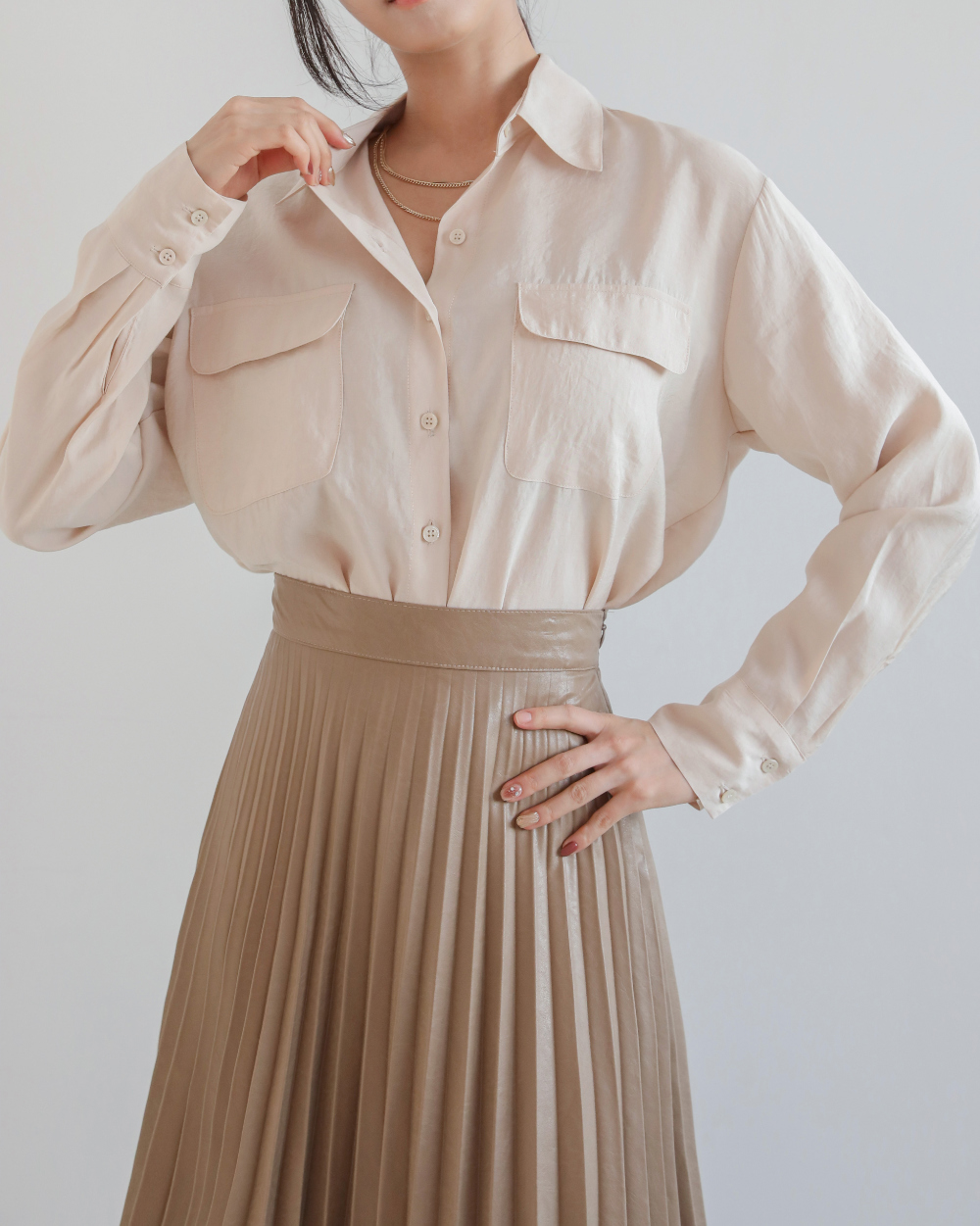 blouse model image-S7L6