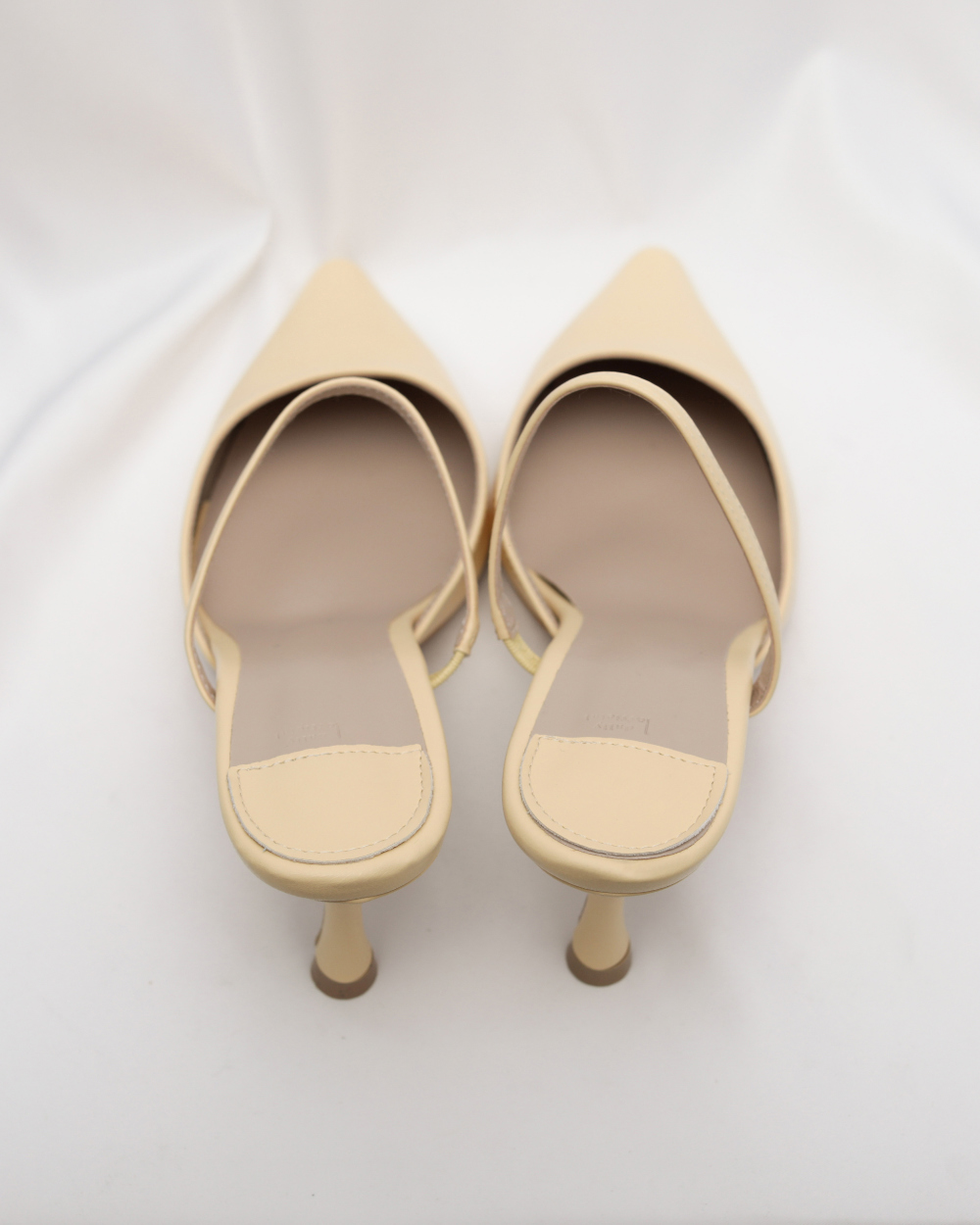 shoes cream color image-S1L8