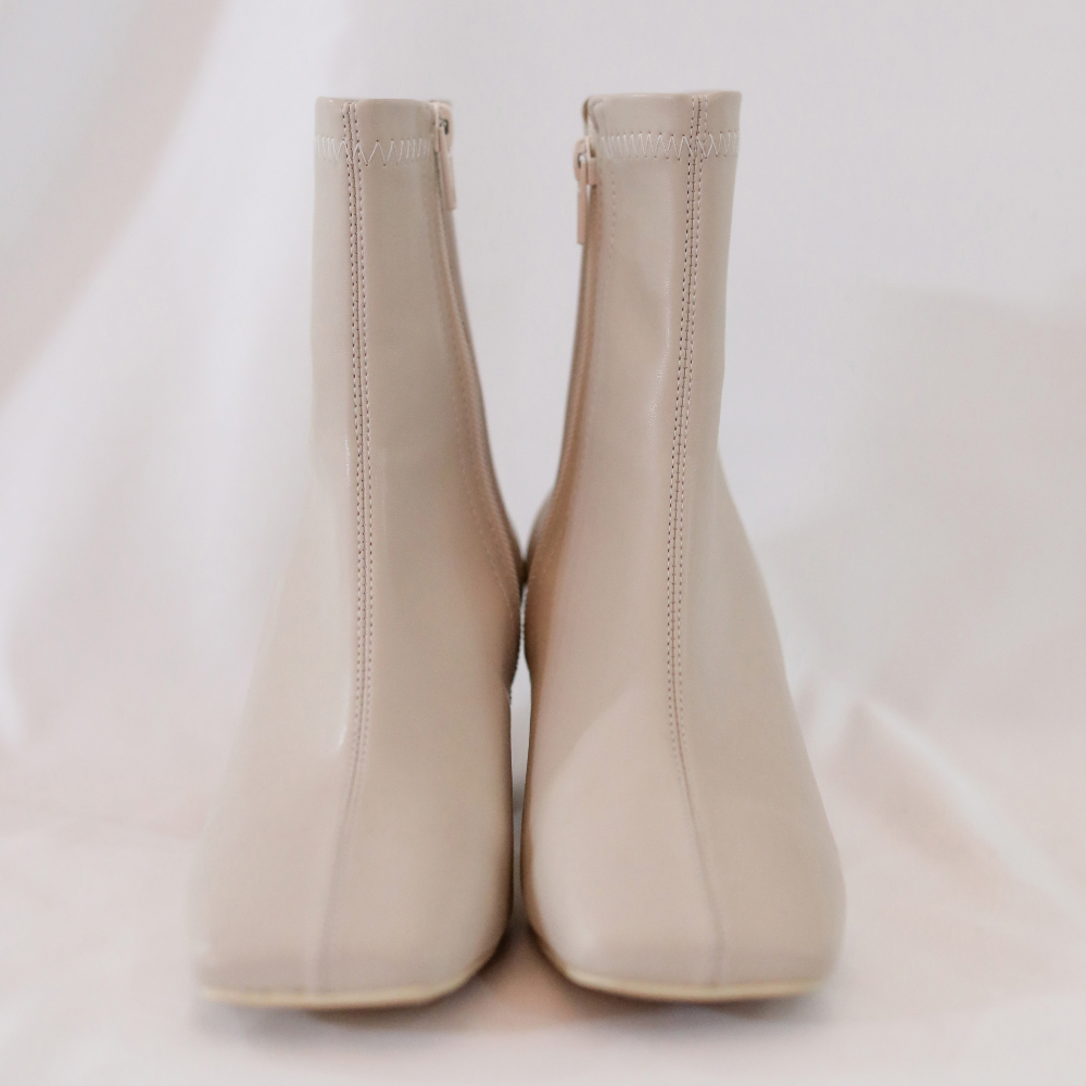 shoes cream color image-S1L13