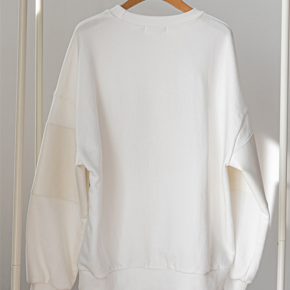 long sleeved tee white color image-S1L39