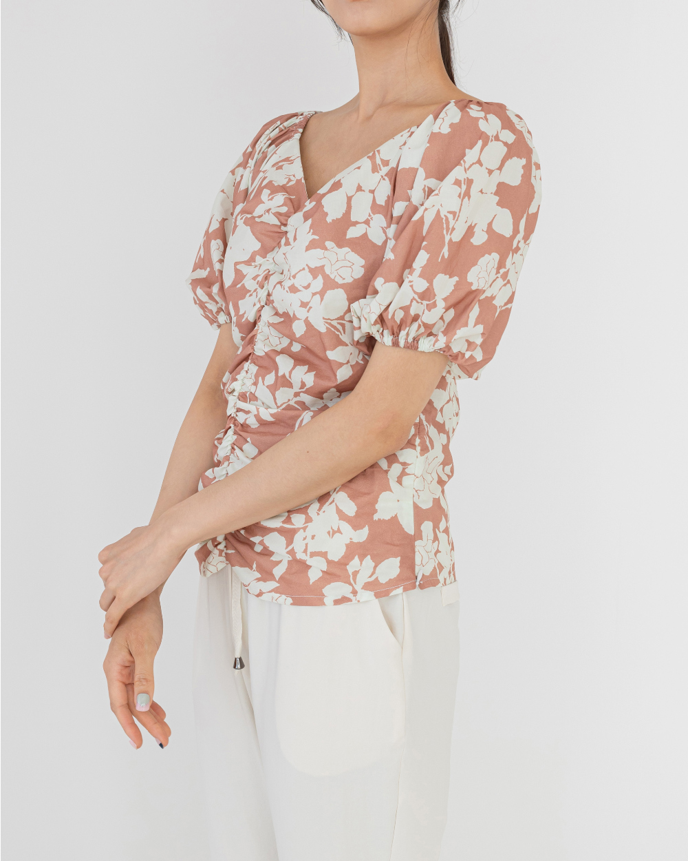 blouse model image-S1L24