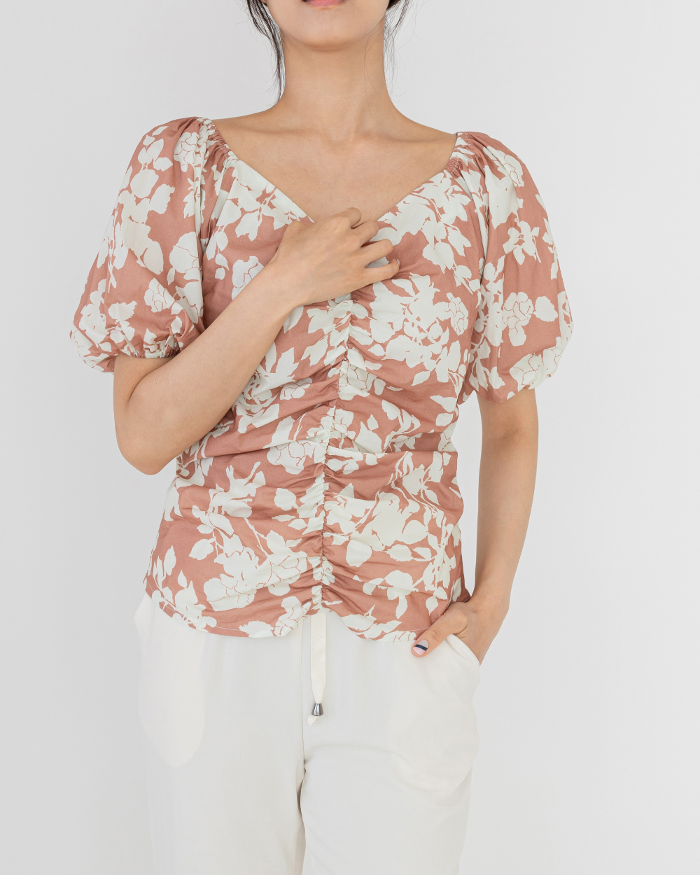 blouse model image-S1L25