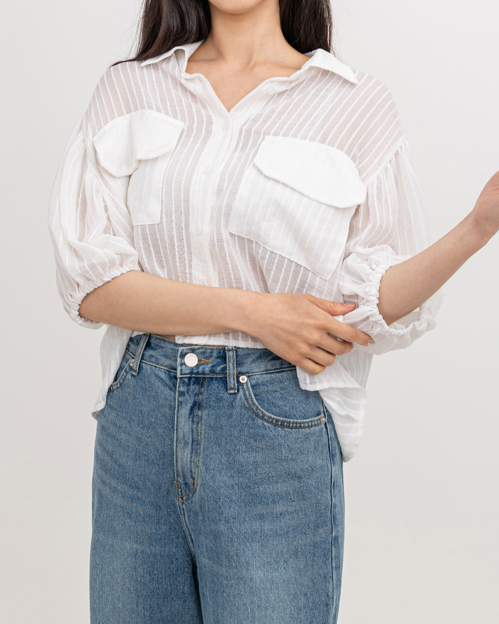 blouse model image-S1L40