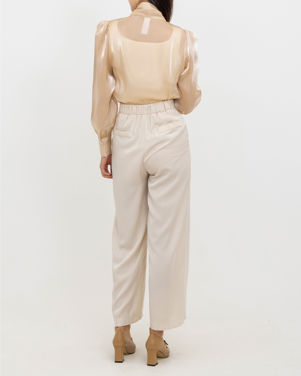 suspenders skirt/pants model image-S1L22