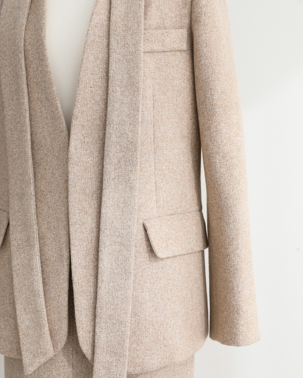 coat detail image-S1L10