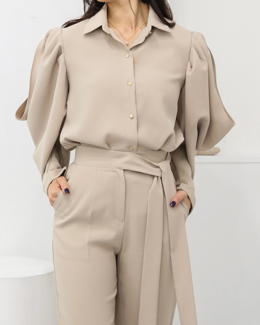 blouse model image-S5L4