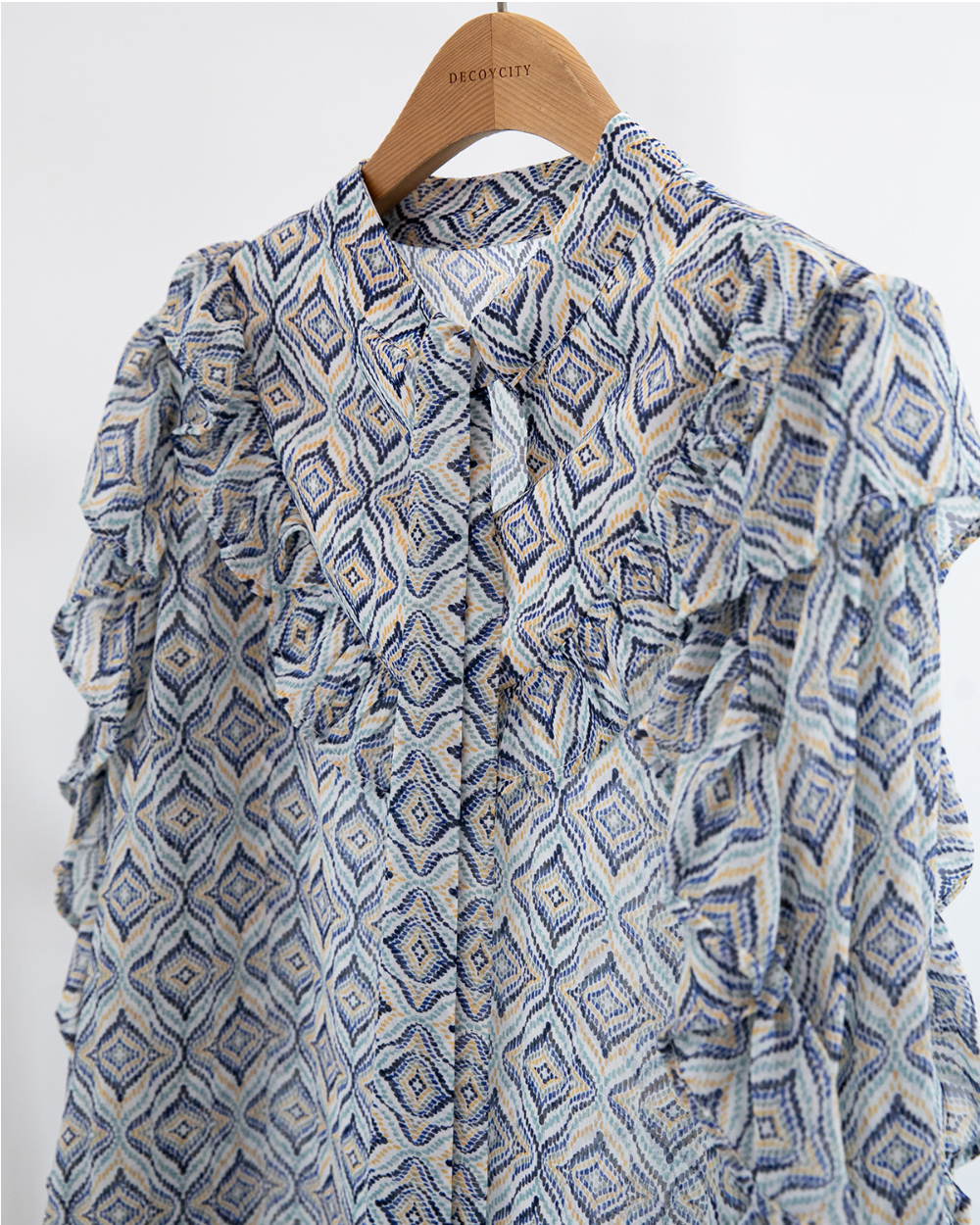 blouse detail image-S1L36