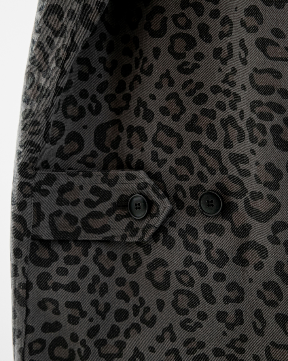 jacket detail image-S1L36