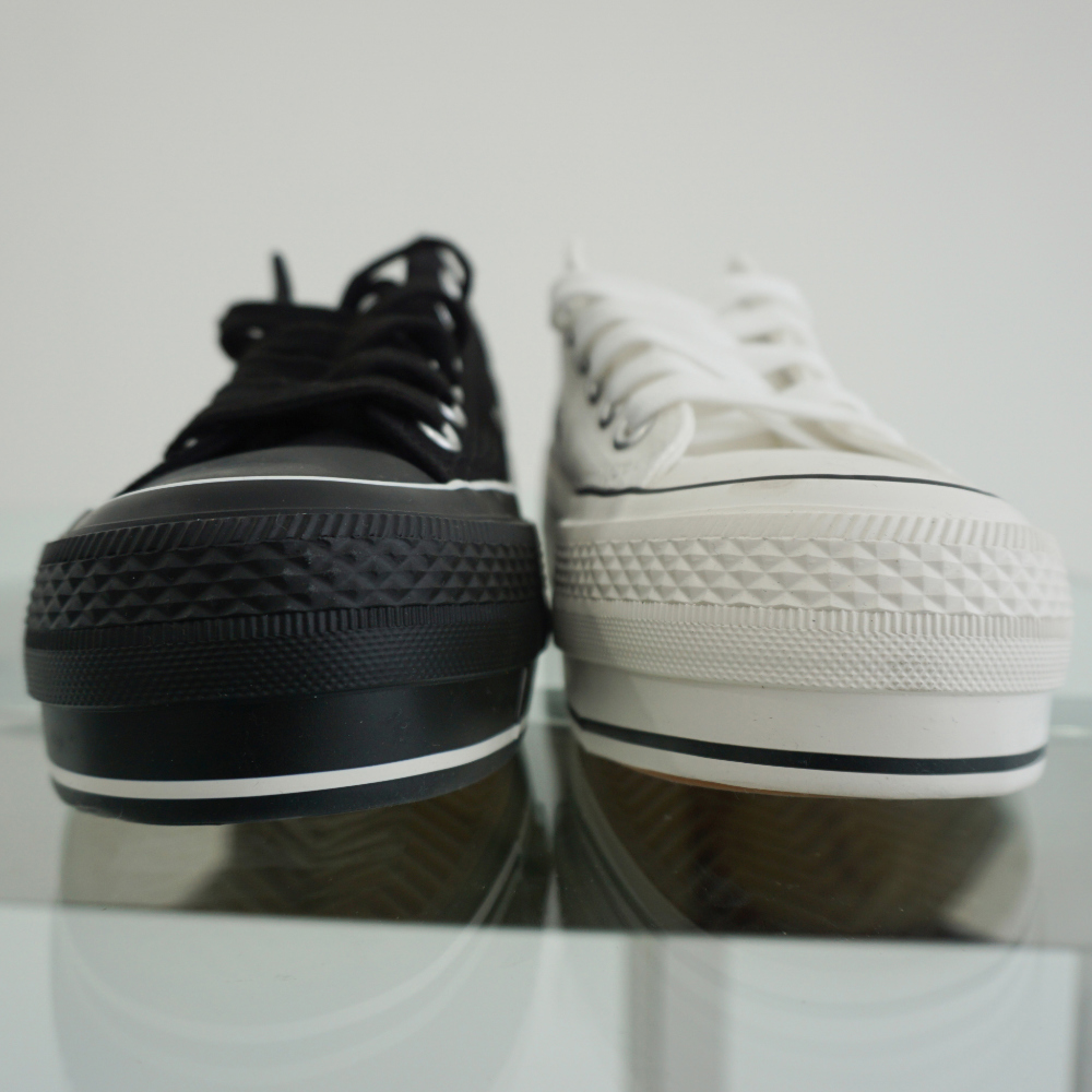 shoes grey color image-S1L10