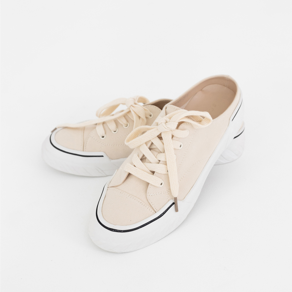 shoes cream color image-S1L18