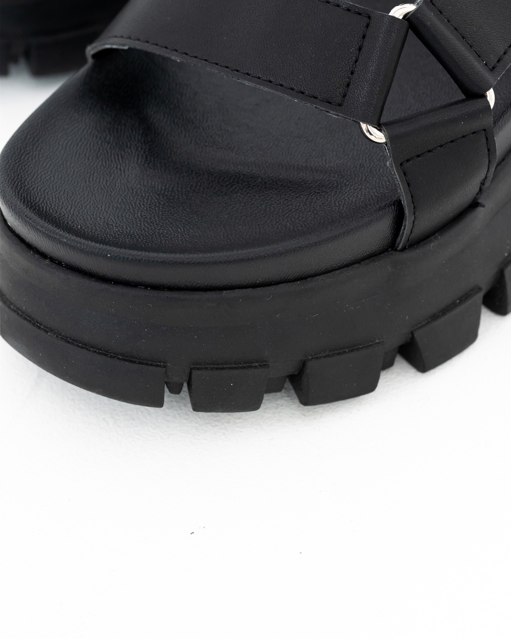 shoes detail image-S1L9