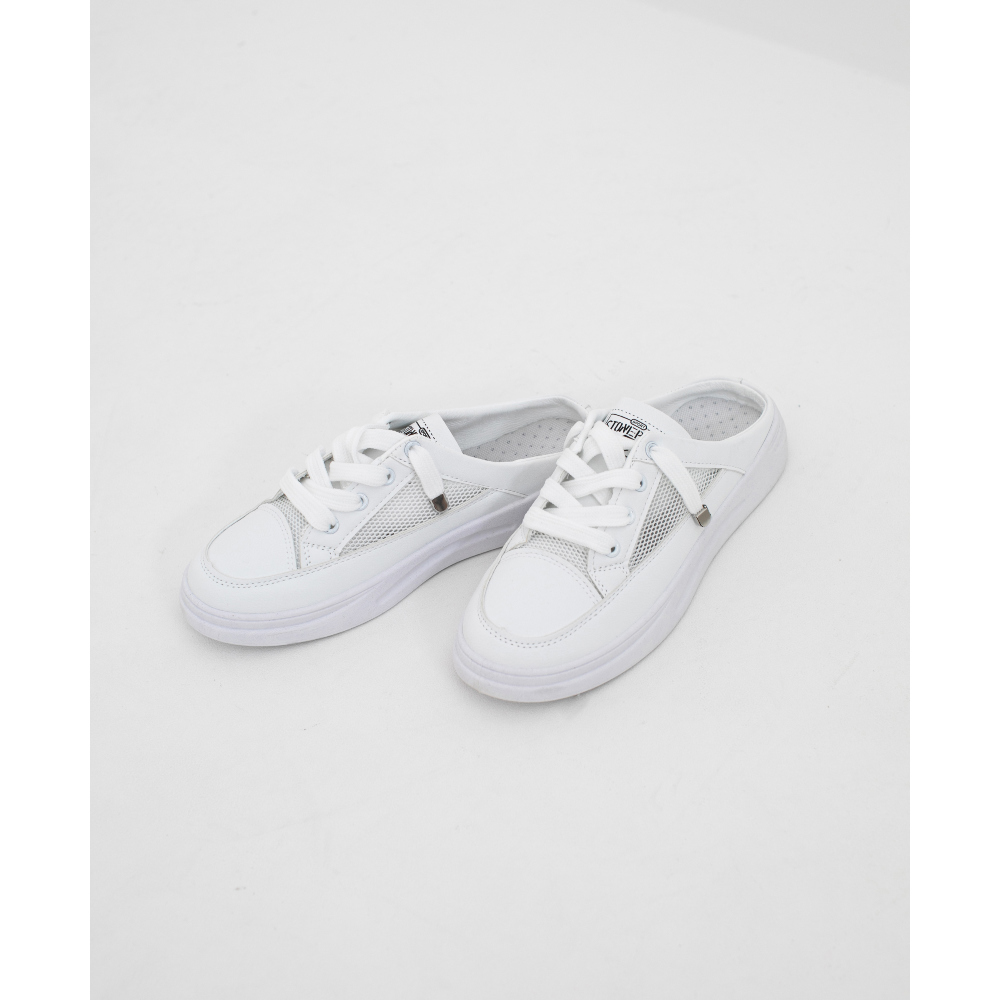 shoes white color image-S1L11
