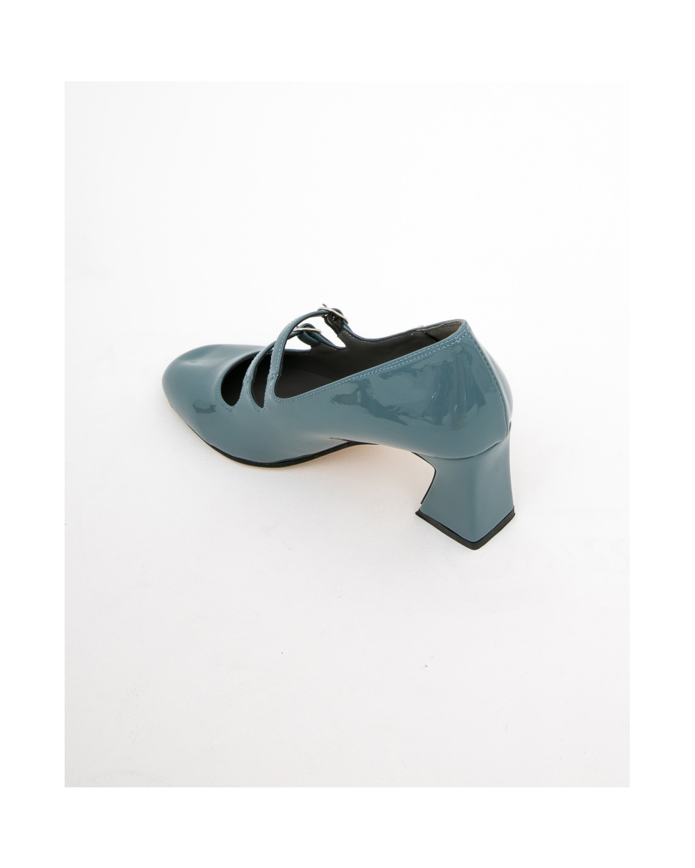 shoes model image-S1L35