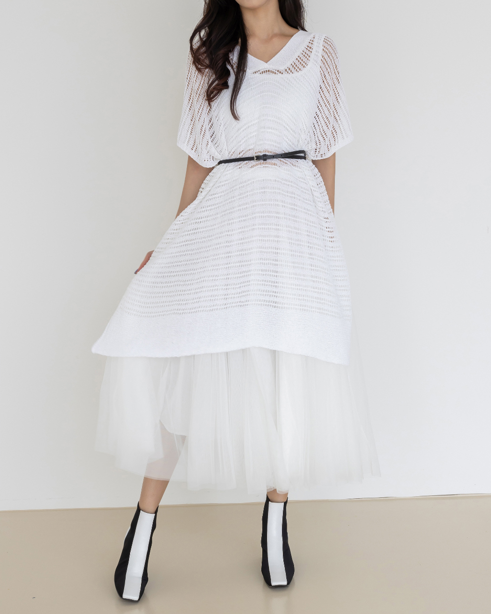 mini skirt model image-S1L56