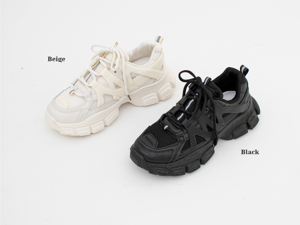 shoes white color image-S1L35